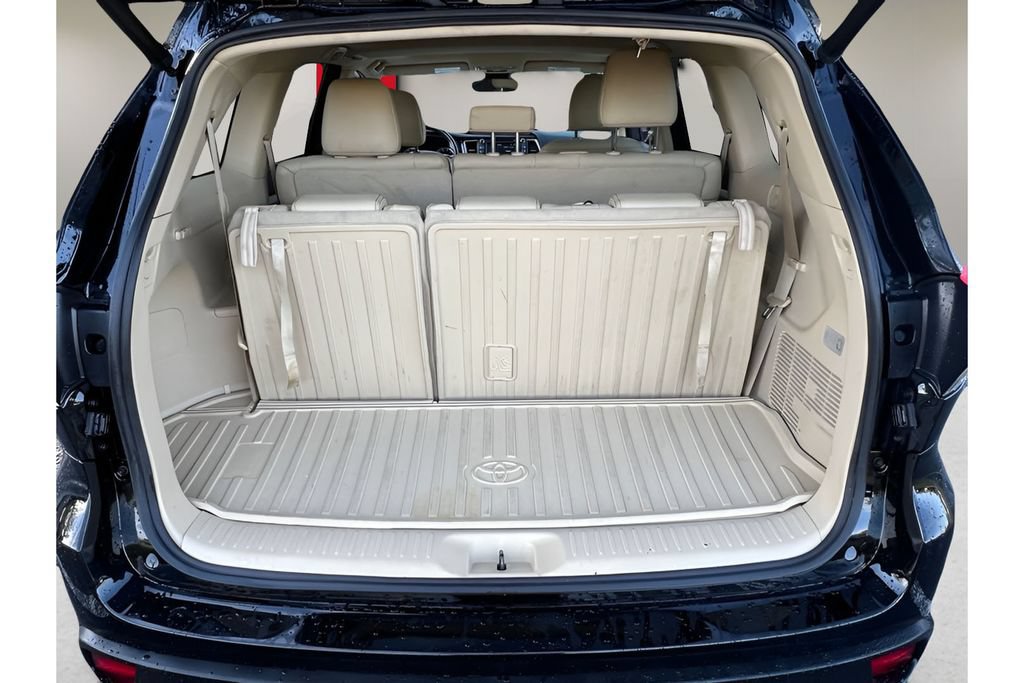 Certified 2017 Toyota Highlander XLE FWD image 16