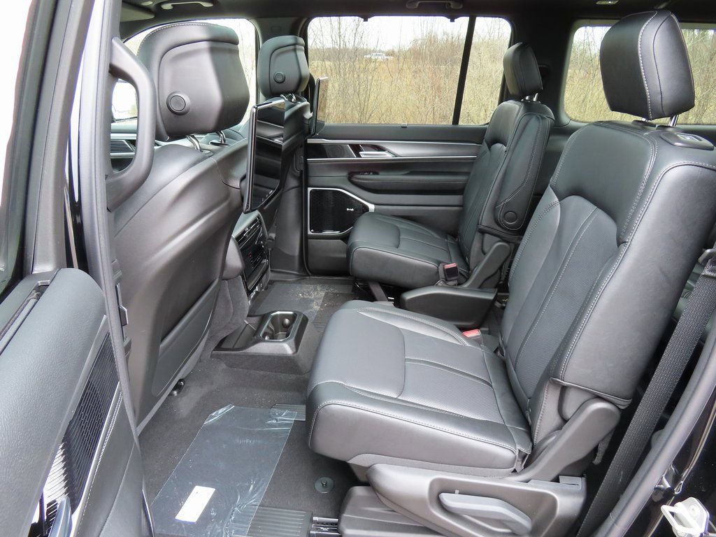 New 2026 Jeep Grand Wagoneer L Limited AWD/4WD image 29
