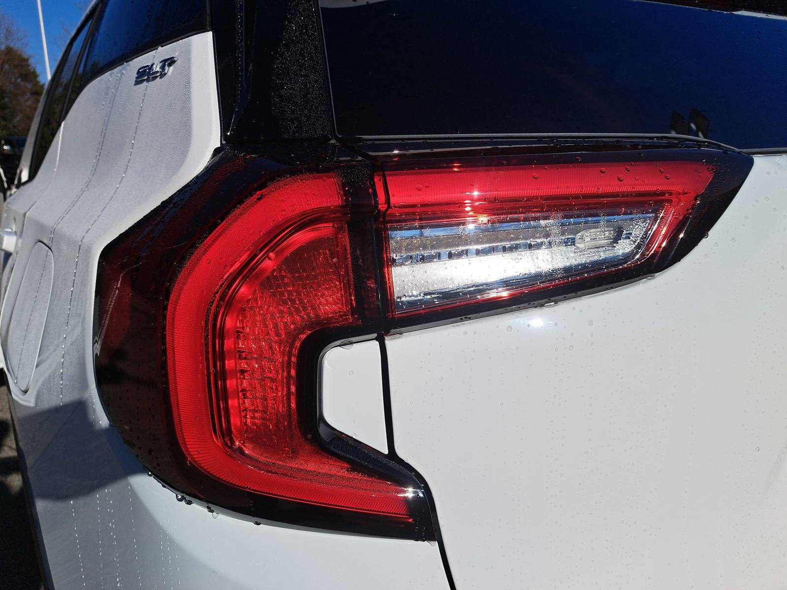 New 2024 GMC Terrain SLT AWD/4WD image 33
