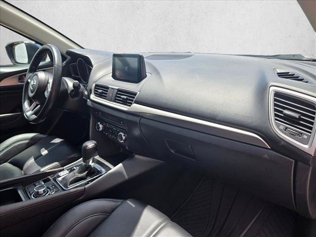 Used 2018 MAZDA MAZDA3 Touring FWD image 19