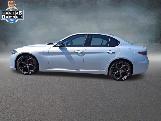 Used 2024 Alfa Romeo Giulia Ti w/ Performance Driving Package RWD image 7