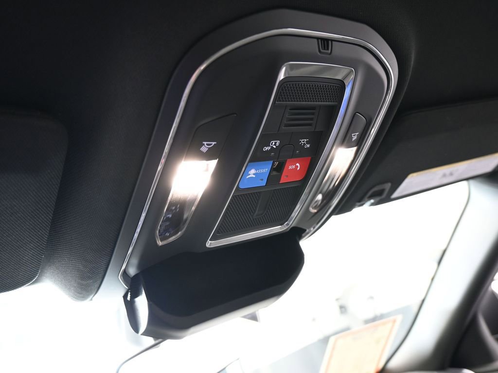 Used 2025 Jeep Grand Cherokee Laredo image 30