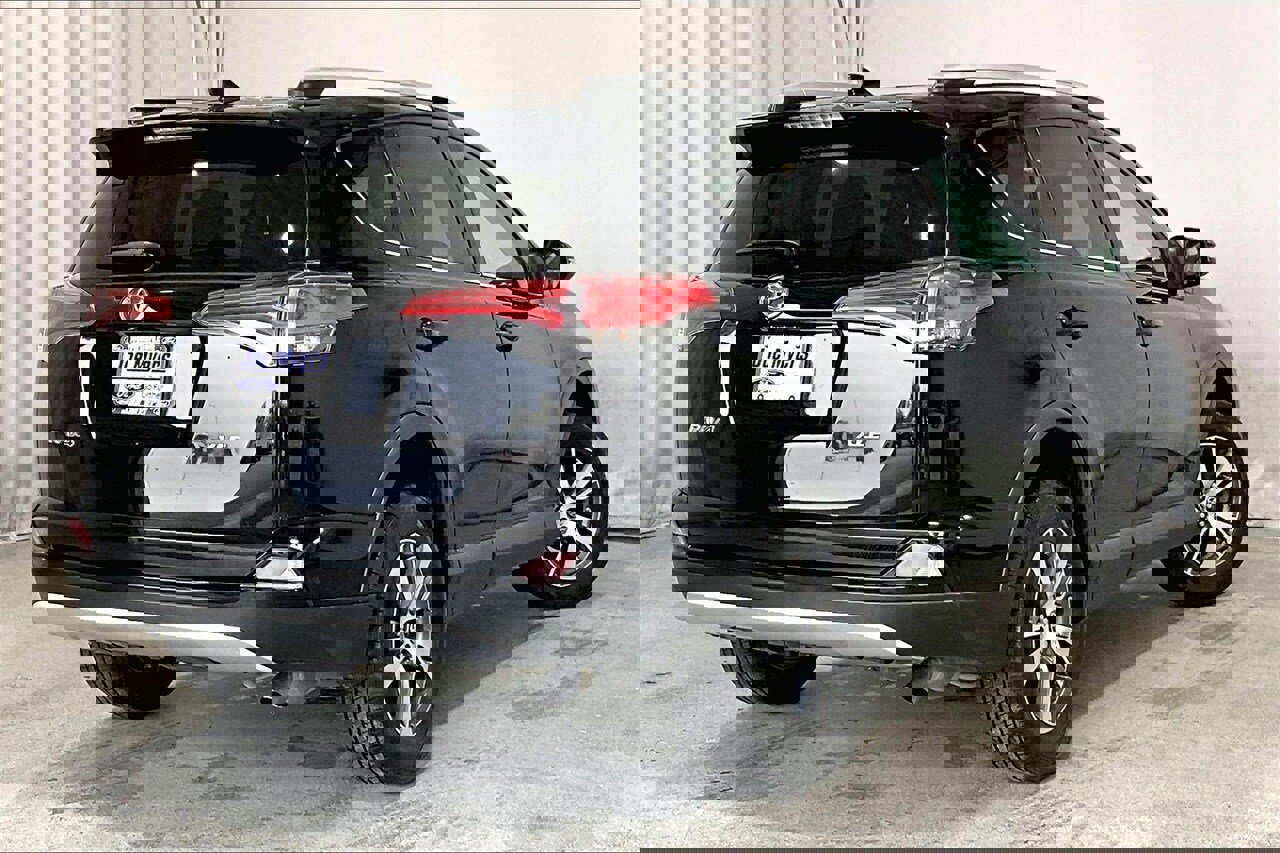 Used 2016 Toyota RAV4 XLE image 13