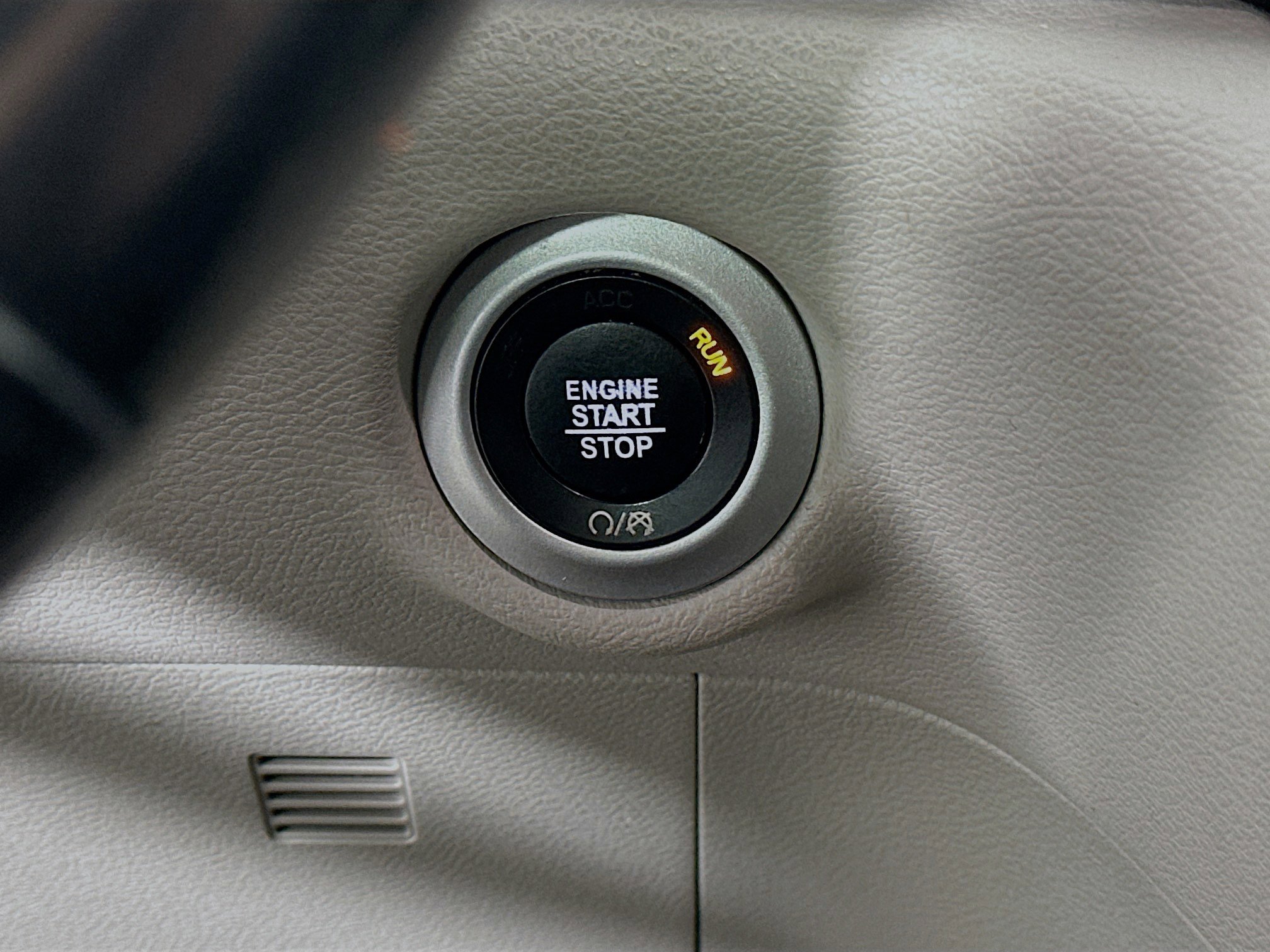 Used 2020 Chrysler Pacifica Touring-L Plus w/ Tire & Wheel Group image 16