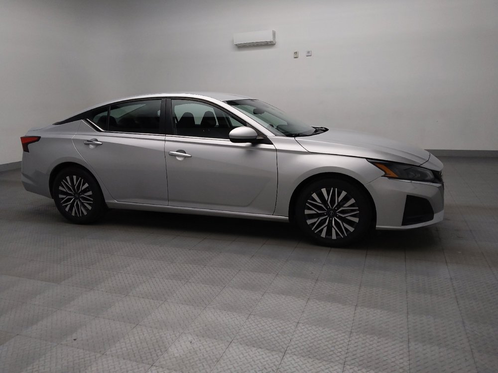 Used 2023 Nissan Altima 2.5 SV image 11