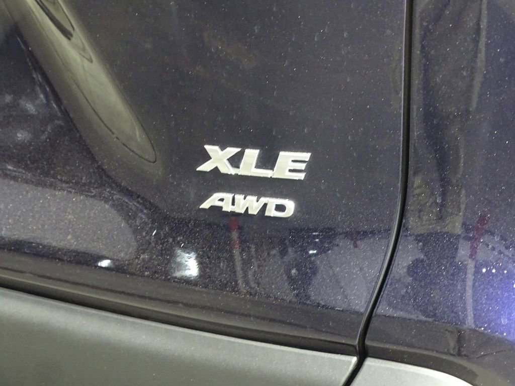 Used 2022 Toyota RAV4 XLE Premium image 43