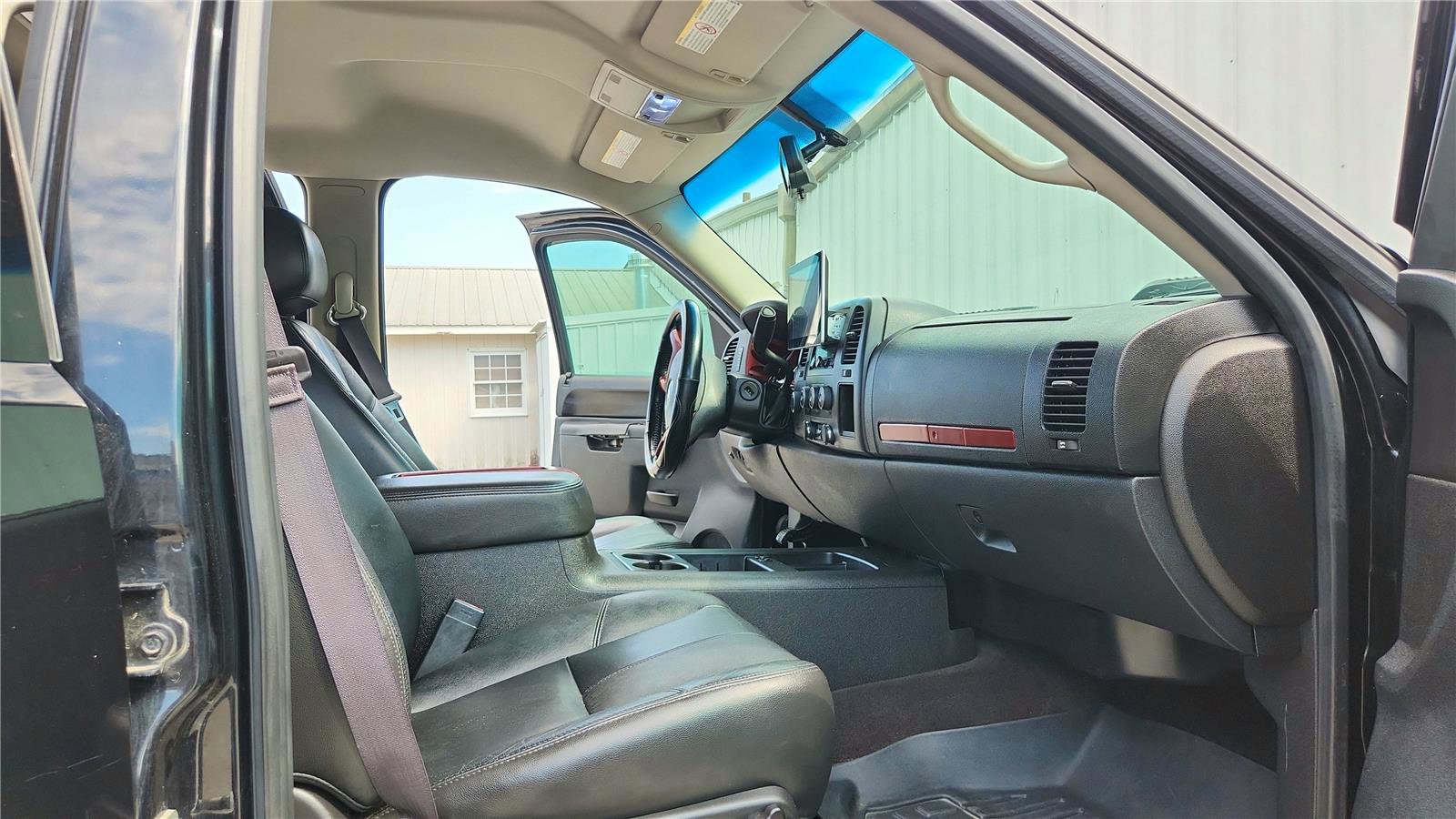 Used 2013 Chevrolet Silverado 2500 LT w/ Z71 Appearance Package AWD/4WD image 22