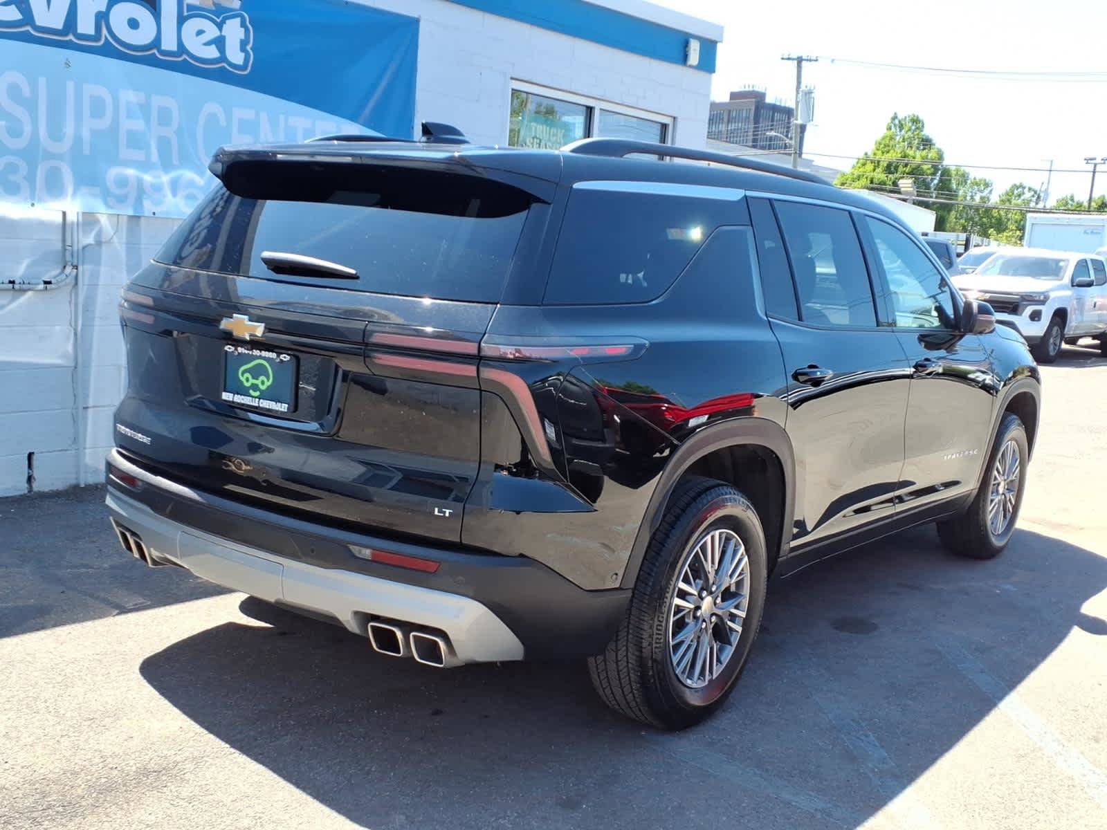Used 2024 Chevrolet Traverse LT w/ Enhanced Driving Package FWD image 6