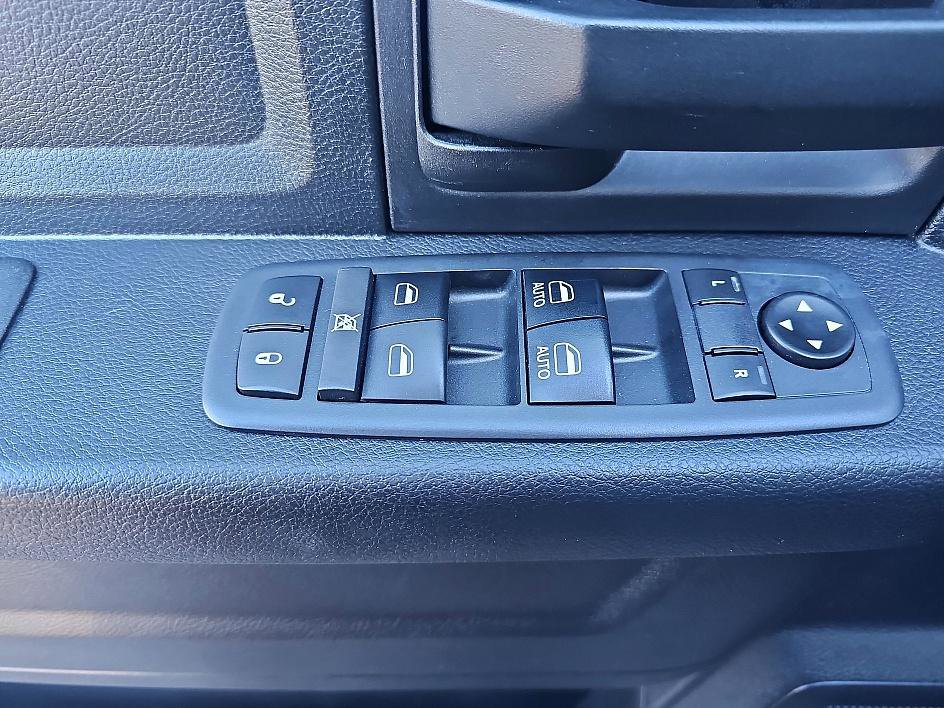 Used 2017 RAM 1500 Express image 12