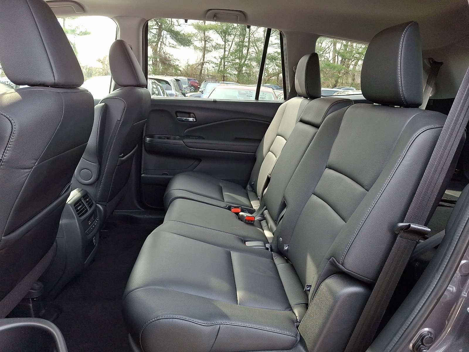 Used 2022 Honda Pilot Special Edition image 11