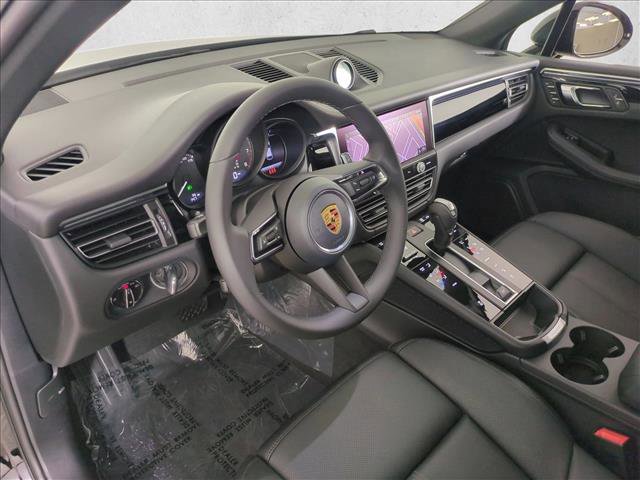 New 2026 Porsche Macan image 4