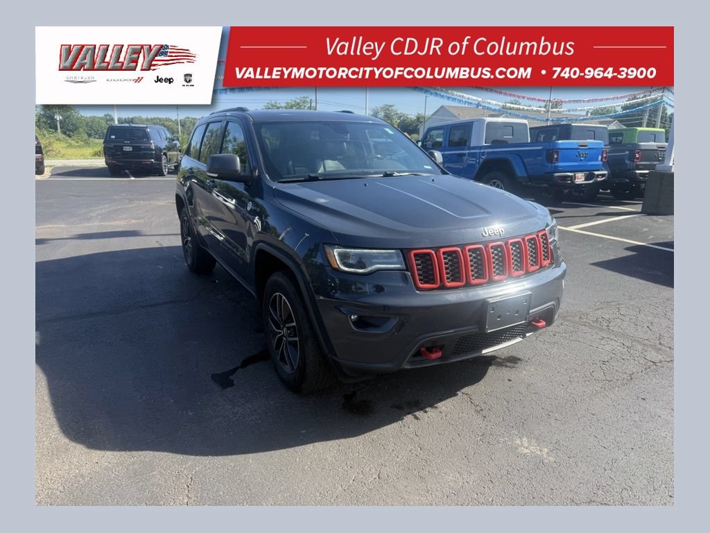 Used 2018 Jeep Grand Cherokee Trailhawk w/ Trailhawk Luxury Group AWD/4WD video 1