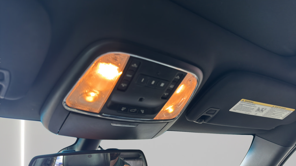 Used 2014 Jeep Grand Cherokee Overland AWD/4WD image 18