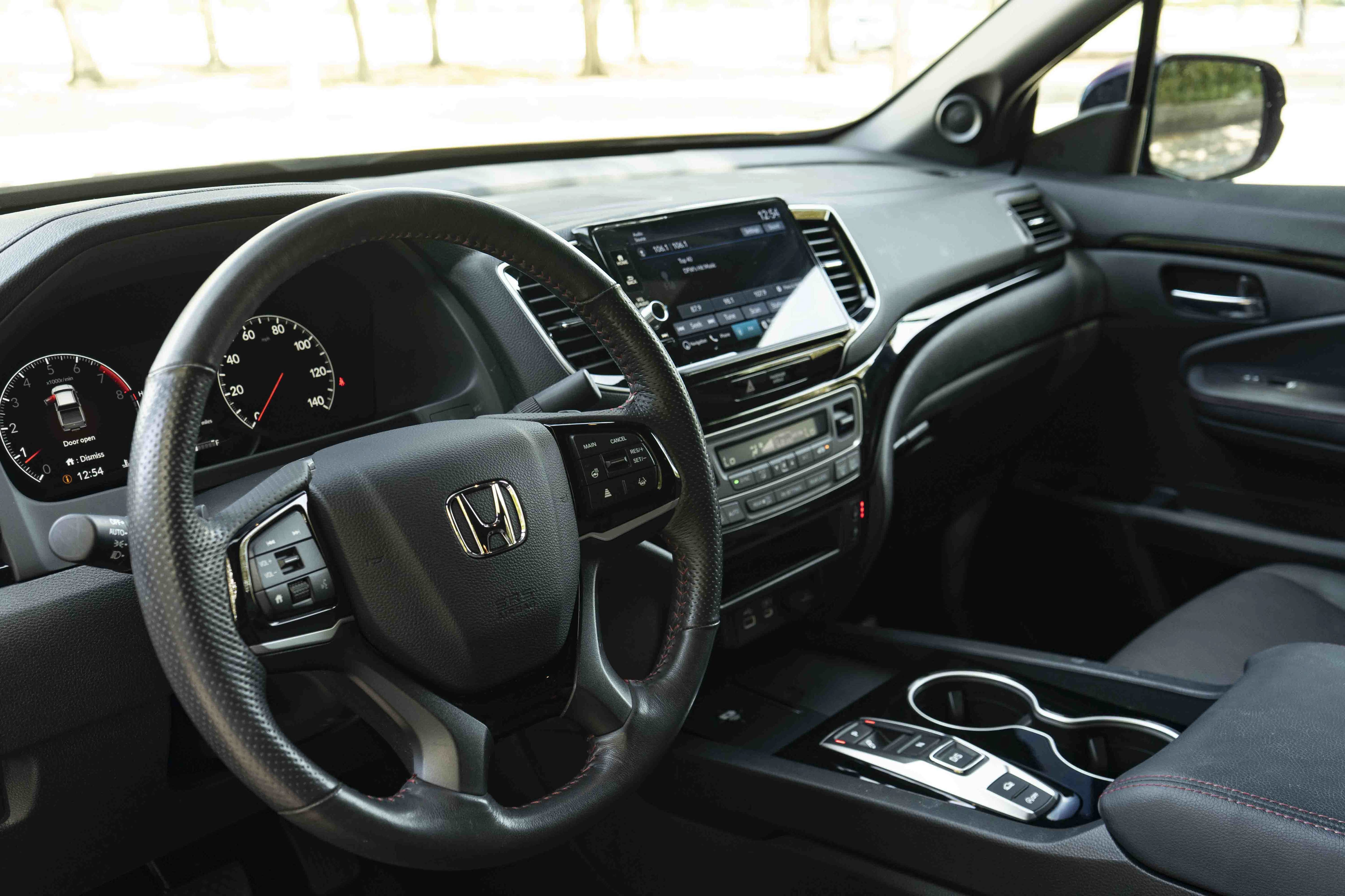 Used 2025 Honda Ridgeline Black Edition image 16
