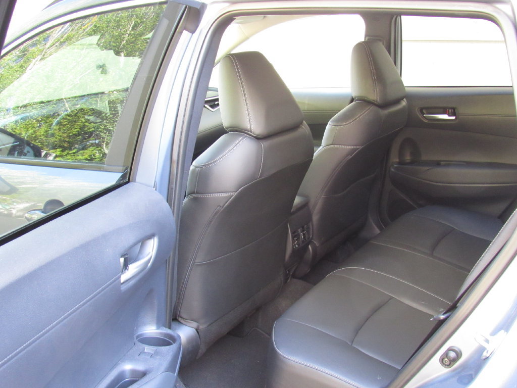 Used 2025 Toyota Corolla Cross XLE w/ Convenience Package AWD/4WD image 14