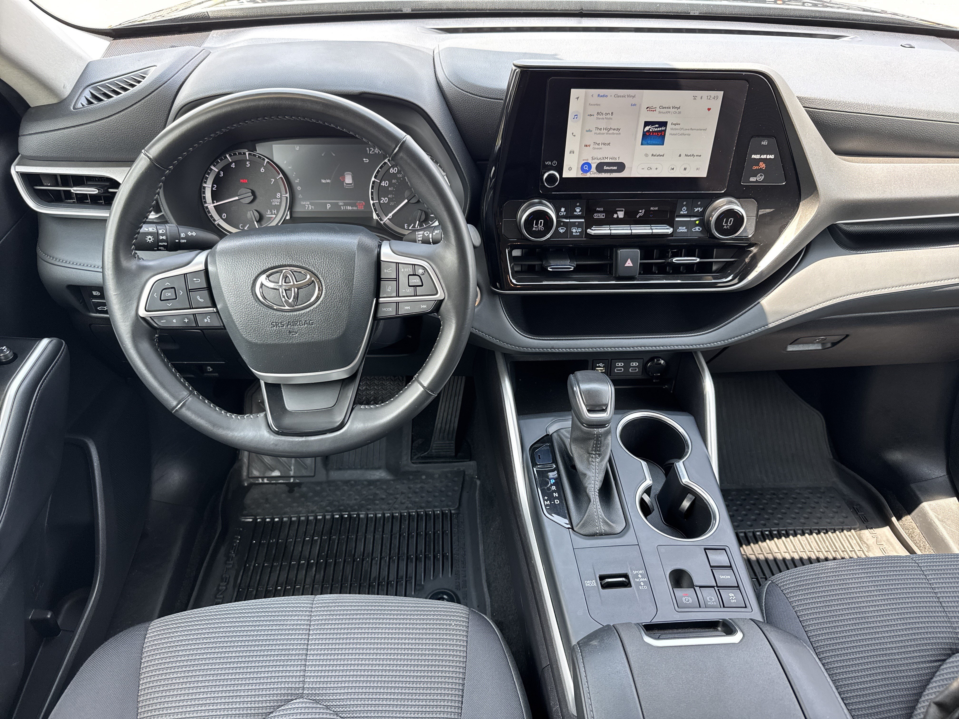 Used 2025 Toyota Highlander LE FWD image 18