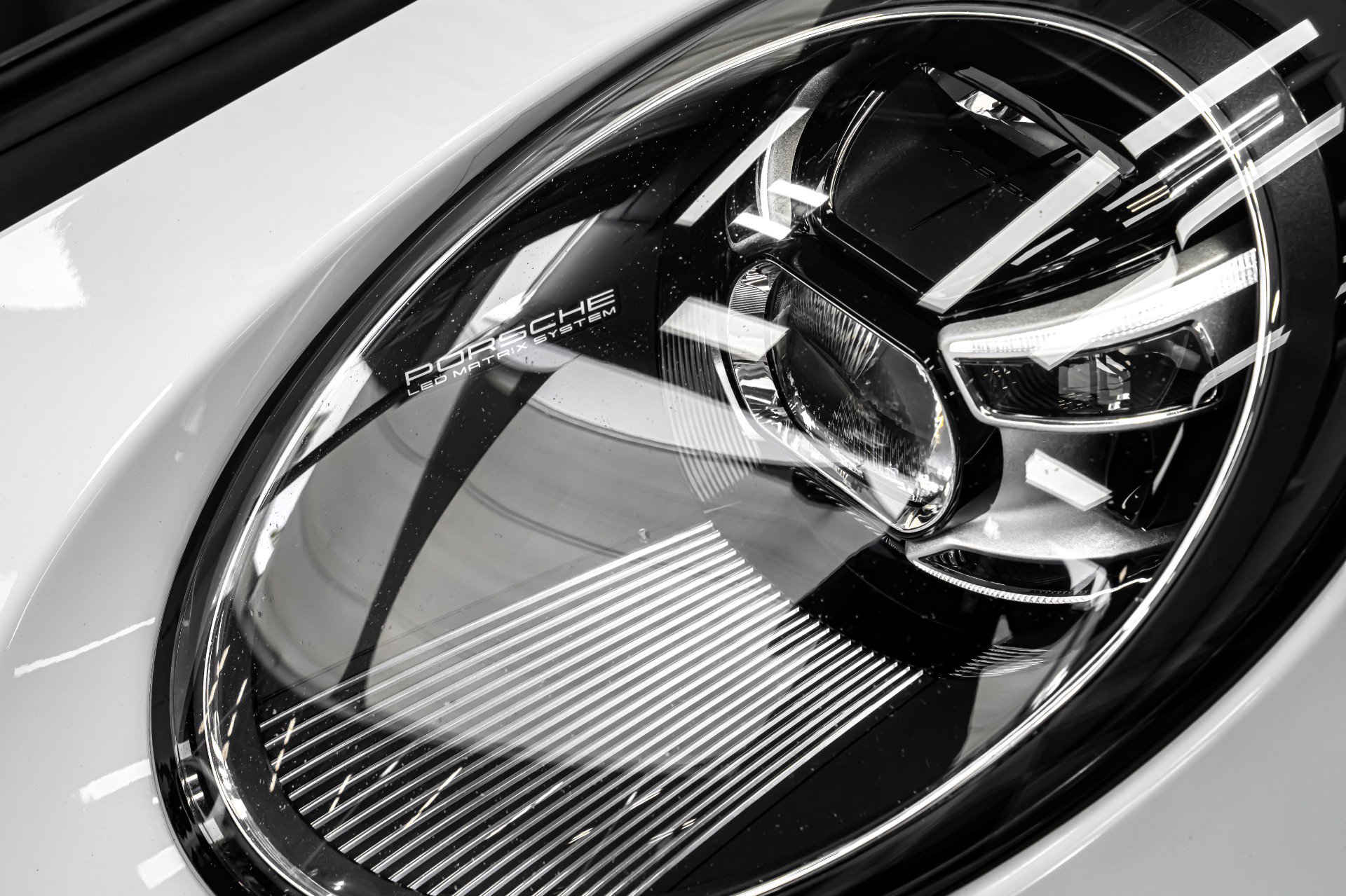 Used 2021 Porsche 911 Turbo S image 32