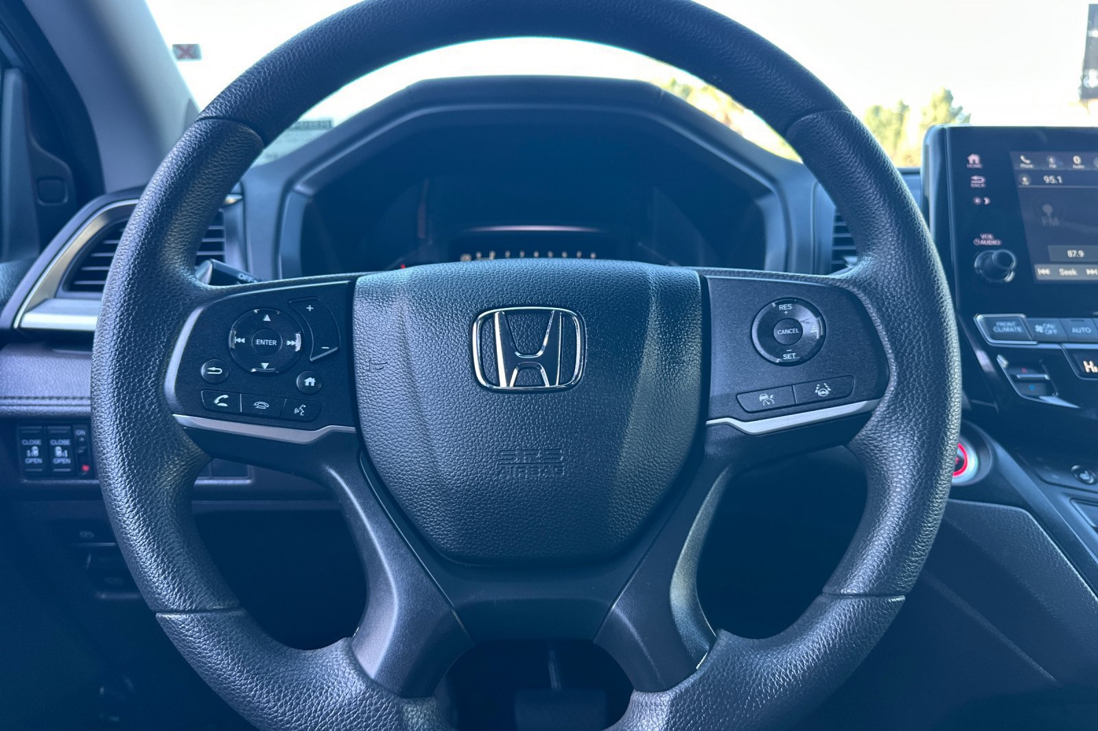 Used 2024 Honda Odyssey EX image 23