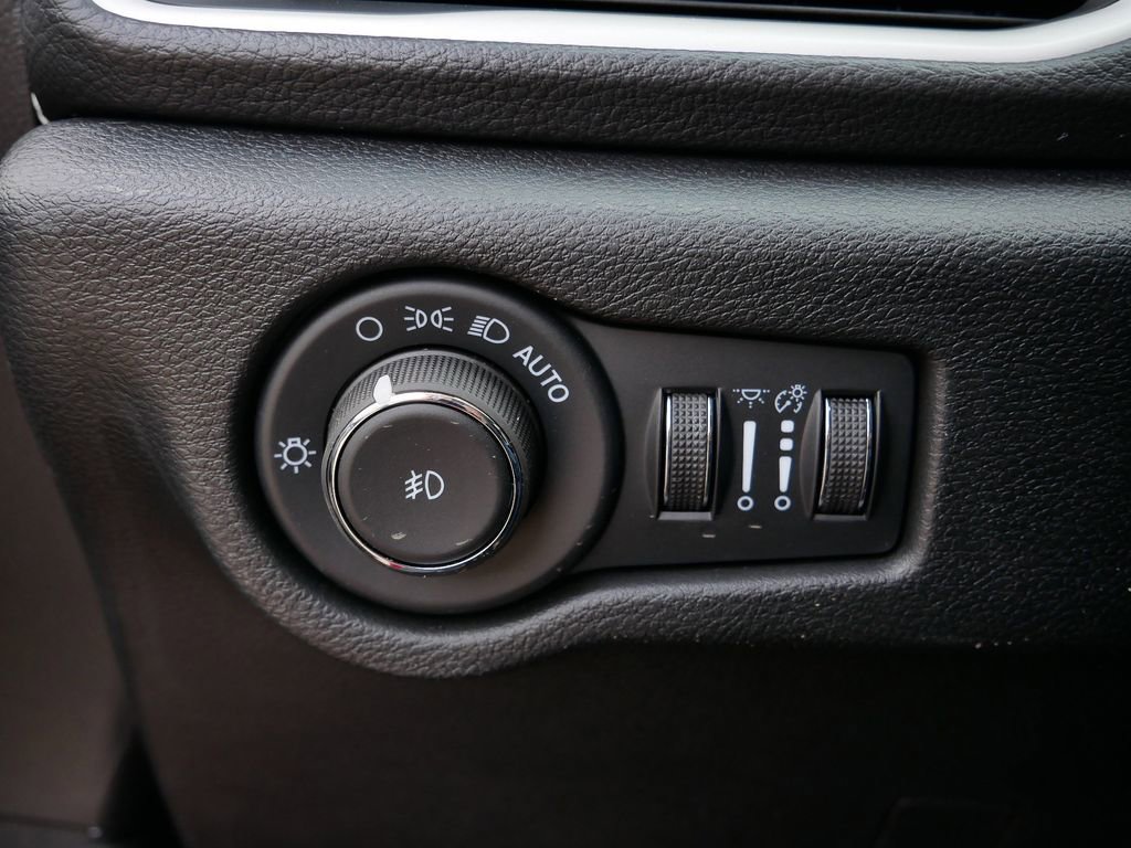 New 2026 Chrysler Pacifica Select image 22