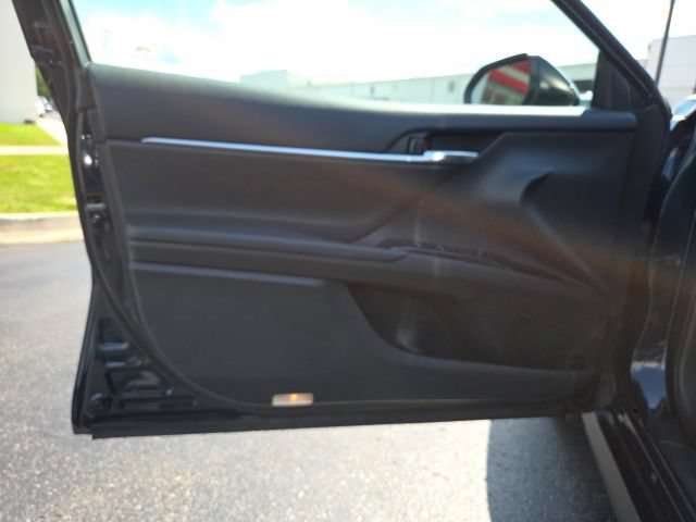 Used 2018 Toyota Camry LE FWD image 10