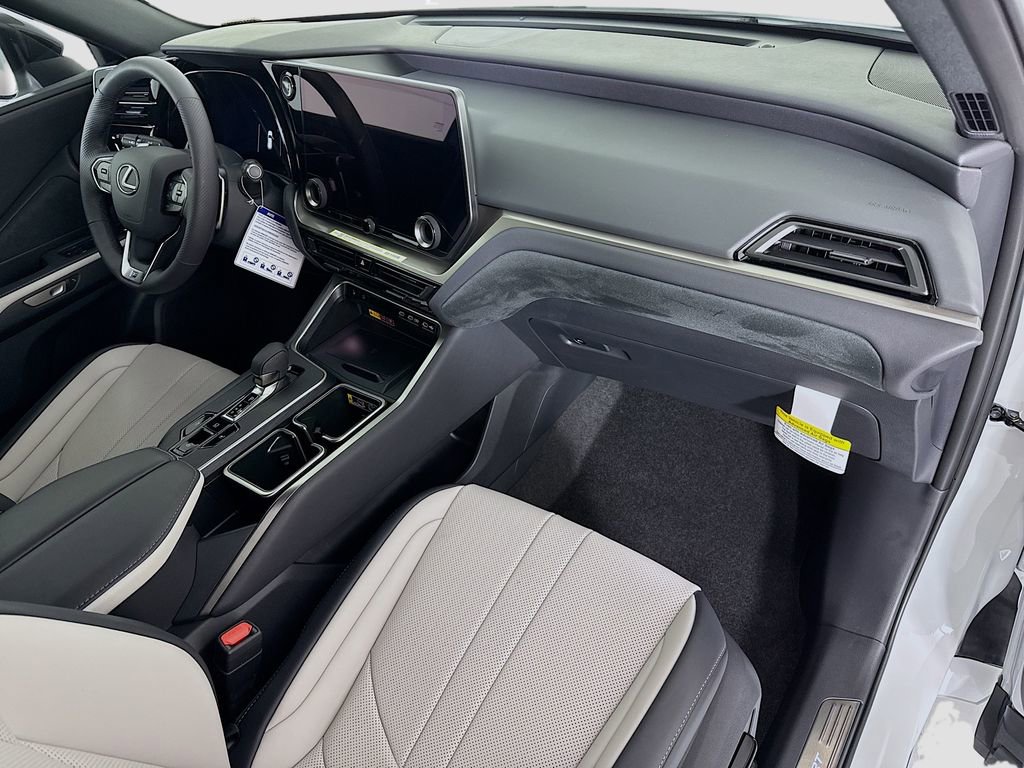 New 2026 Lexus TX 500h AWD image 18