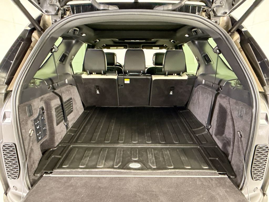 Used 2021 Land Rover Discovery HSE R-Dynamic AWD/4WD image 27