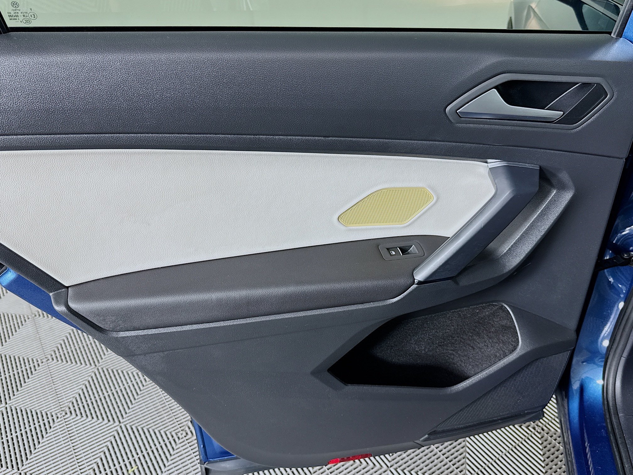Used 2019 Volkswagen Tiguan SE FWD image 24