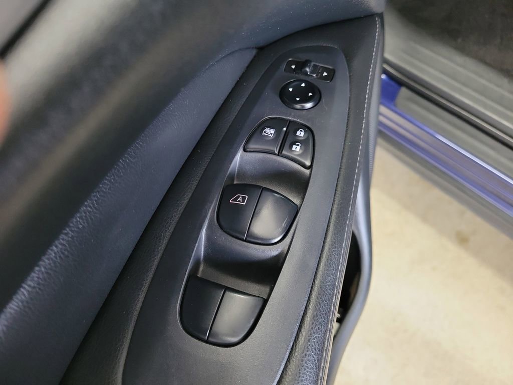 Used 2020 Nissan Pathfinder S image 21