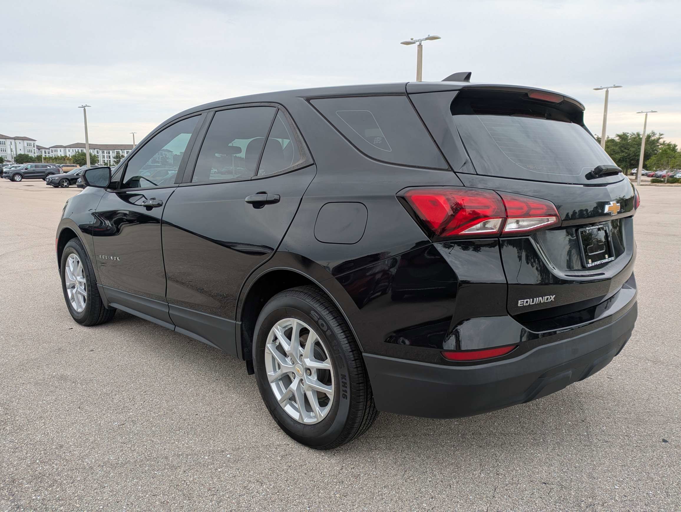 Used 2022 Chevrolet Equinox LS w/ LPO, Floor Liner Package FWD image 7