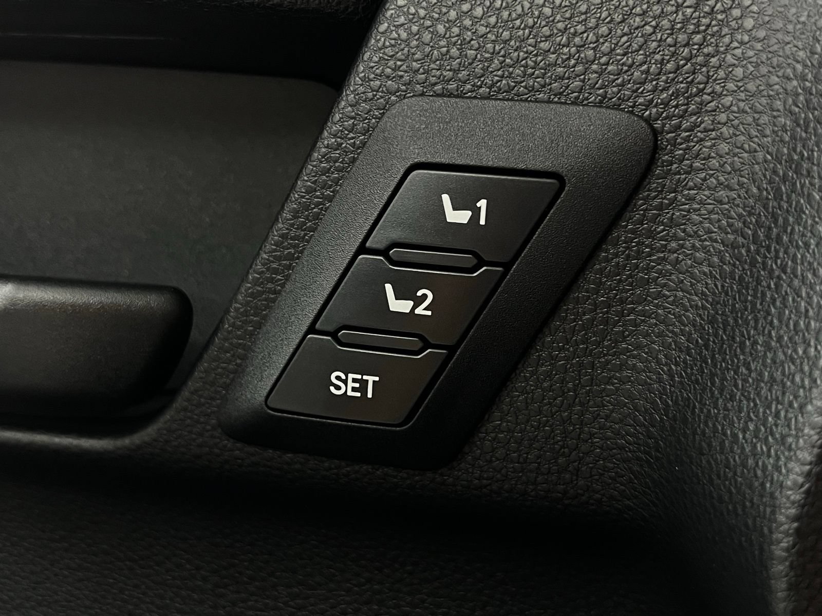 Used 2025 Toyota 4Runner TRD Off-Road Premium AWD/4WD image 15