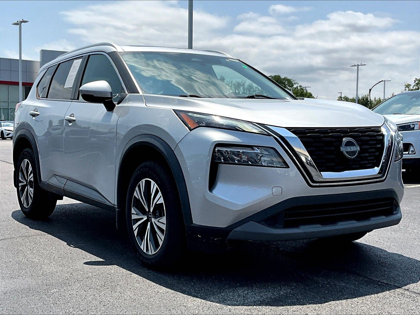 Used 2022 Nissan Rogue SV w/ SV Premium Package AWD/4WD image 3