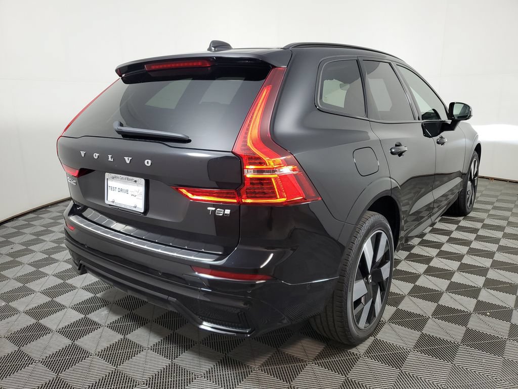 Certified 2025 Volvo XC60 T8 Plus w/ Protection Package Premier AWD/4WD image 8