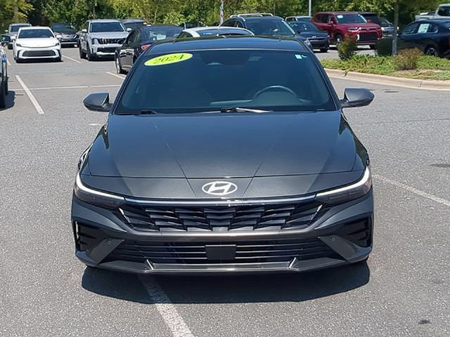 Used 2024 Hyundai Elantra Limited FWD image 11