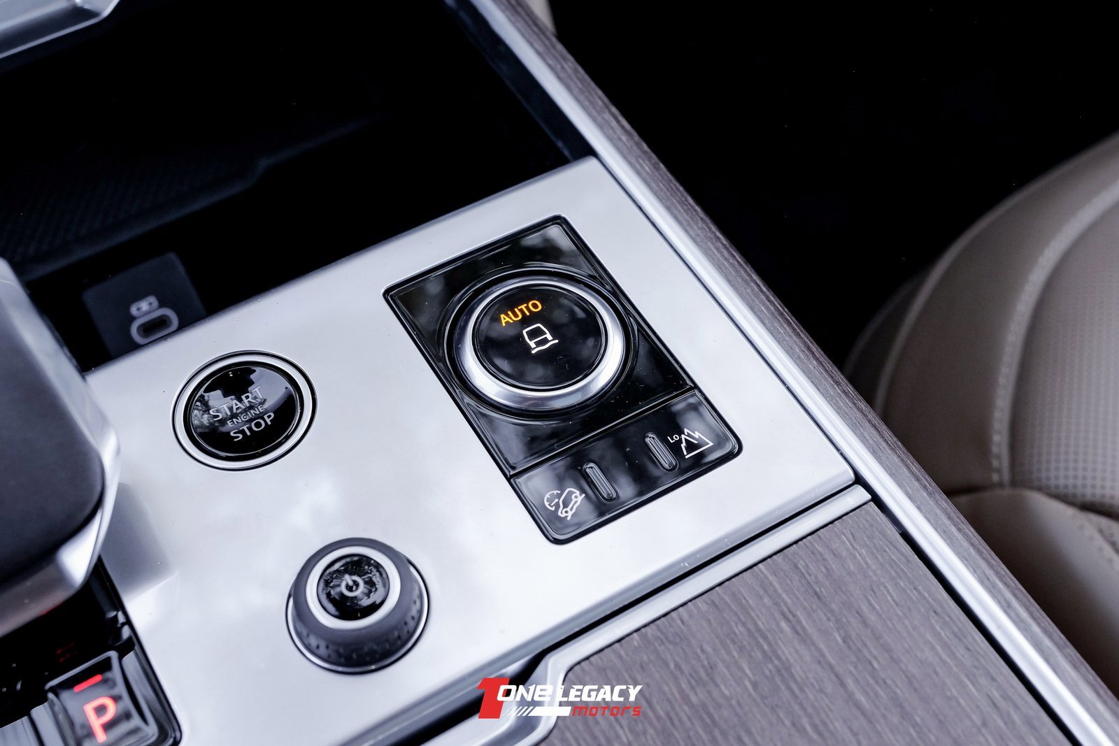 Used 2023 Land Rover Range Rover Long Wheelbase SE image 26