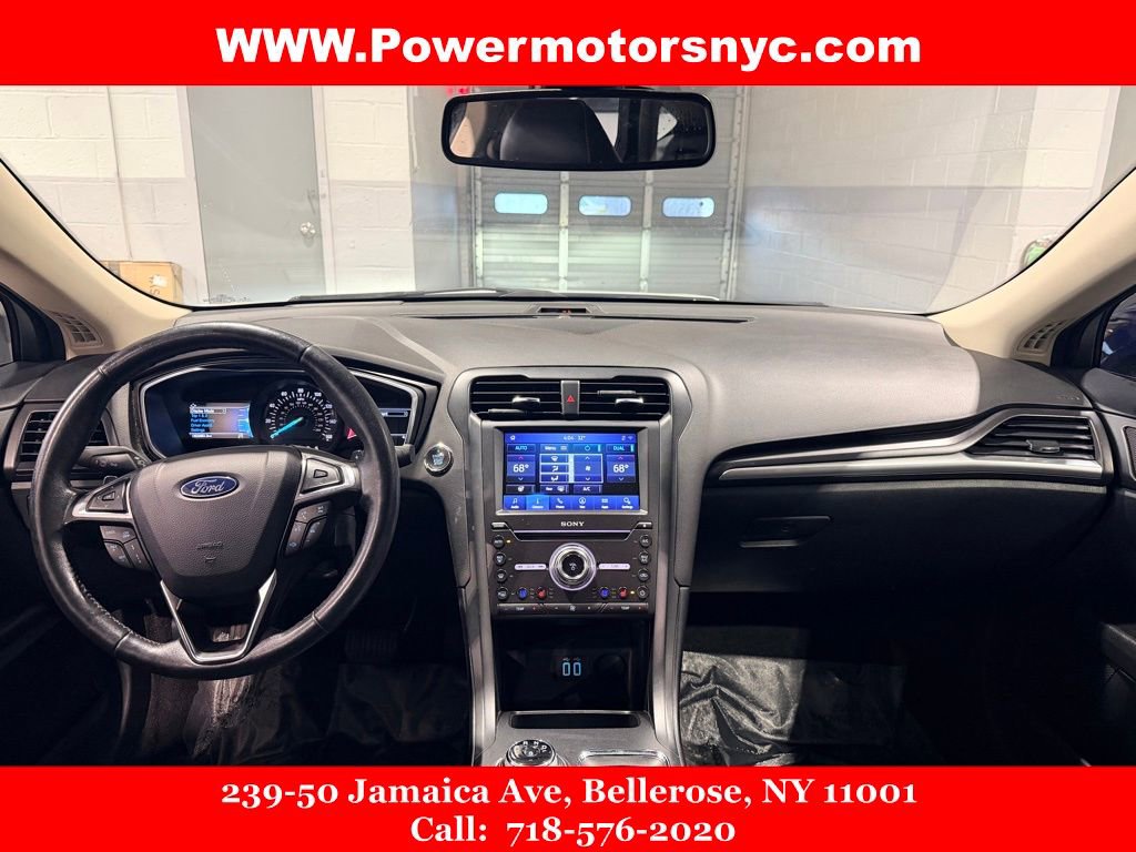 Used 2020 Ford Fusion Titanium image 23