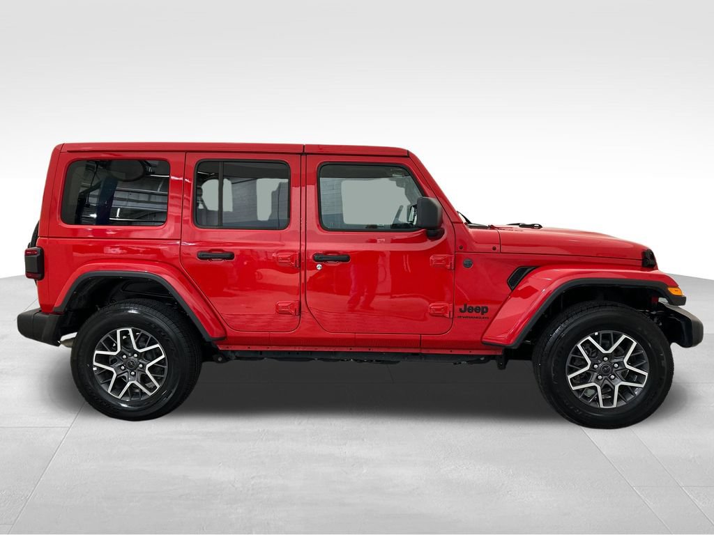 Used 2025 Jeep Wrangler Unlimited Sahara AWD/4WD image 6