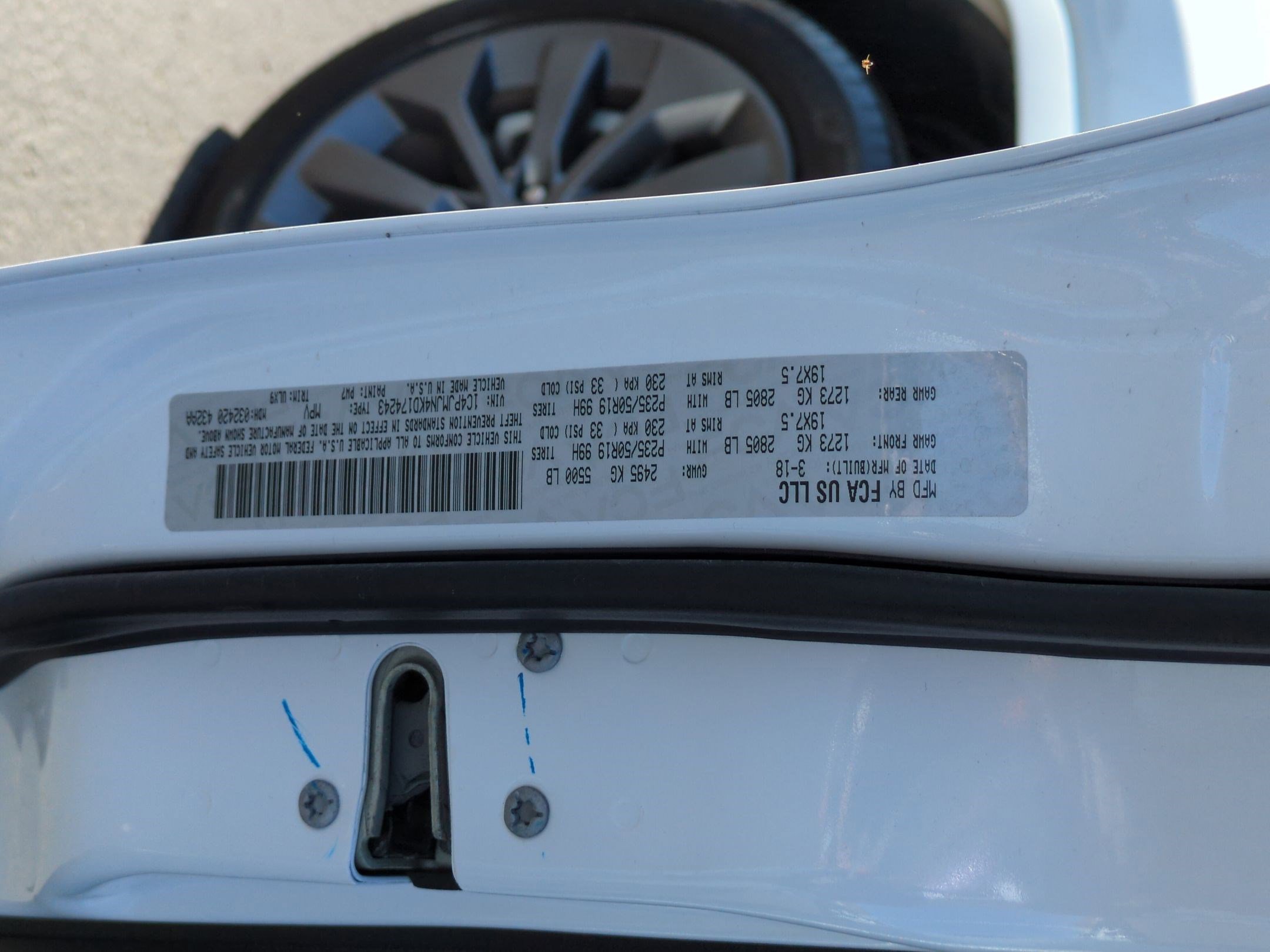 Used 2019 Jeep Cherokee Overland w/ Technology Group image 34