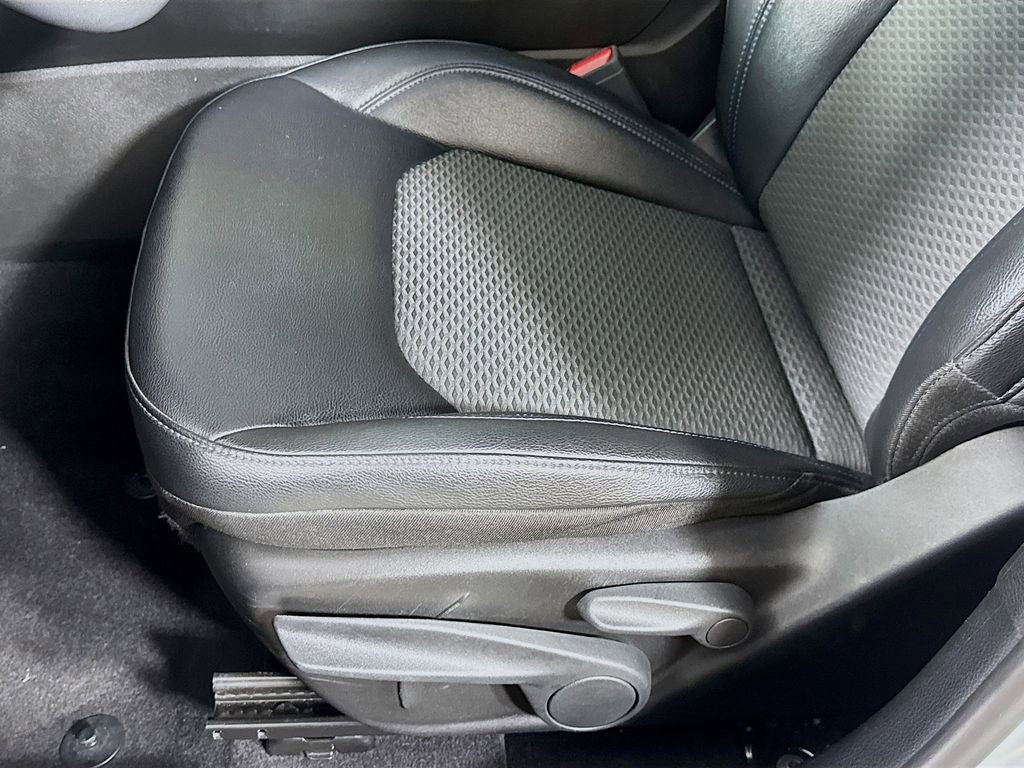 Used 2025 Jeep Compass Latitude image 22