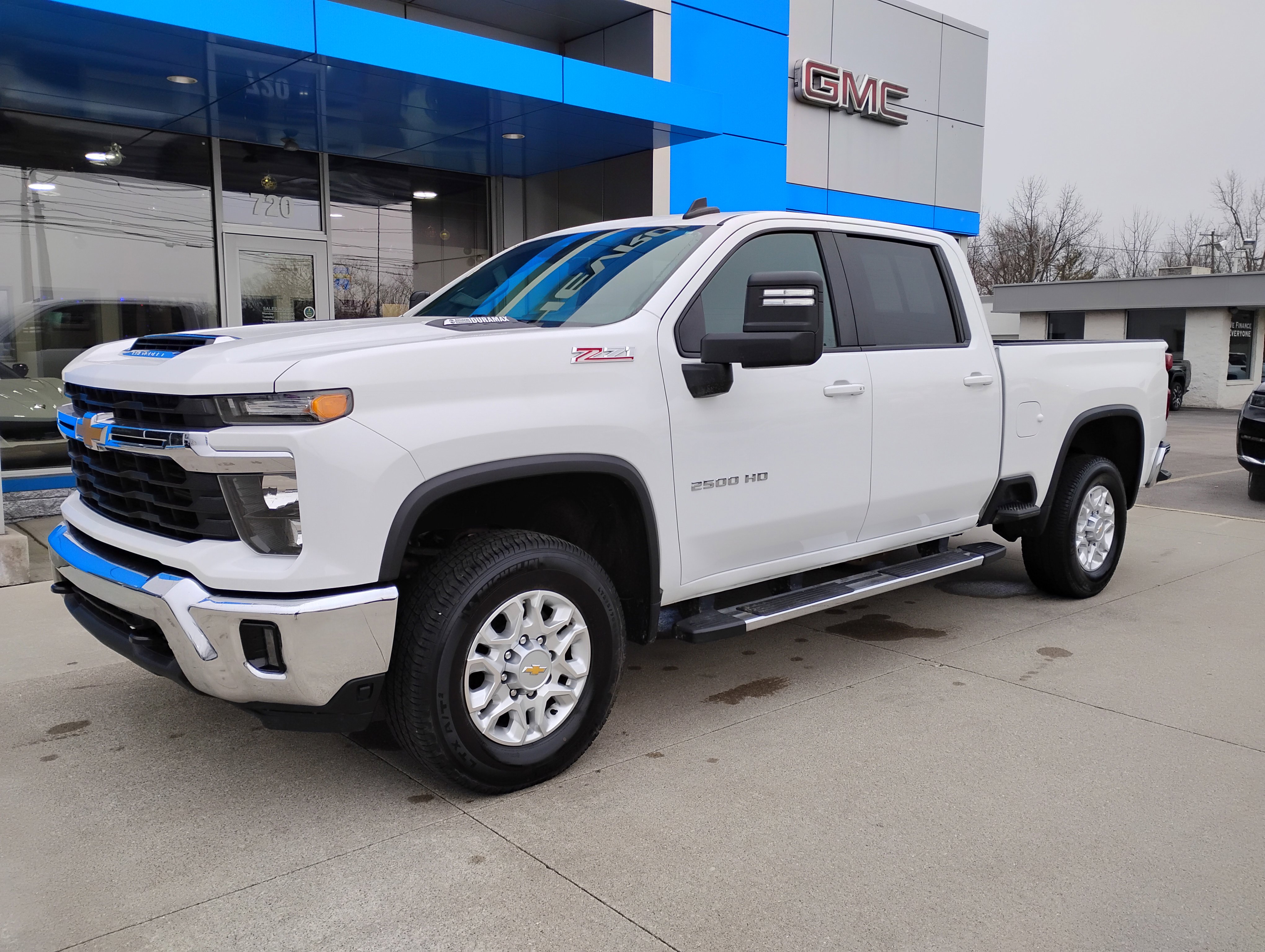 Used 2024 Chevrolet Silverado 2500 LT image 29