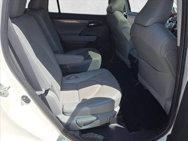 Used 2021 Toyota Highlander Limited AWD/4WD image 21