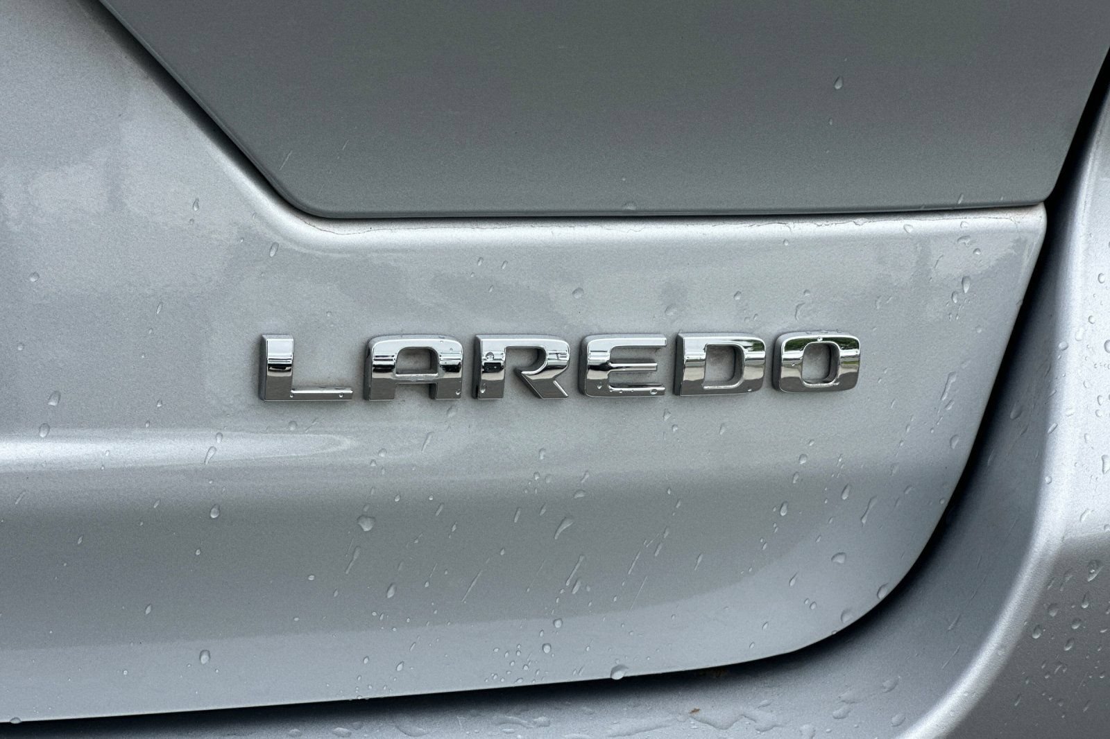 Used 2024 Jeep Grand Cherokee Laredo RWD image 33