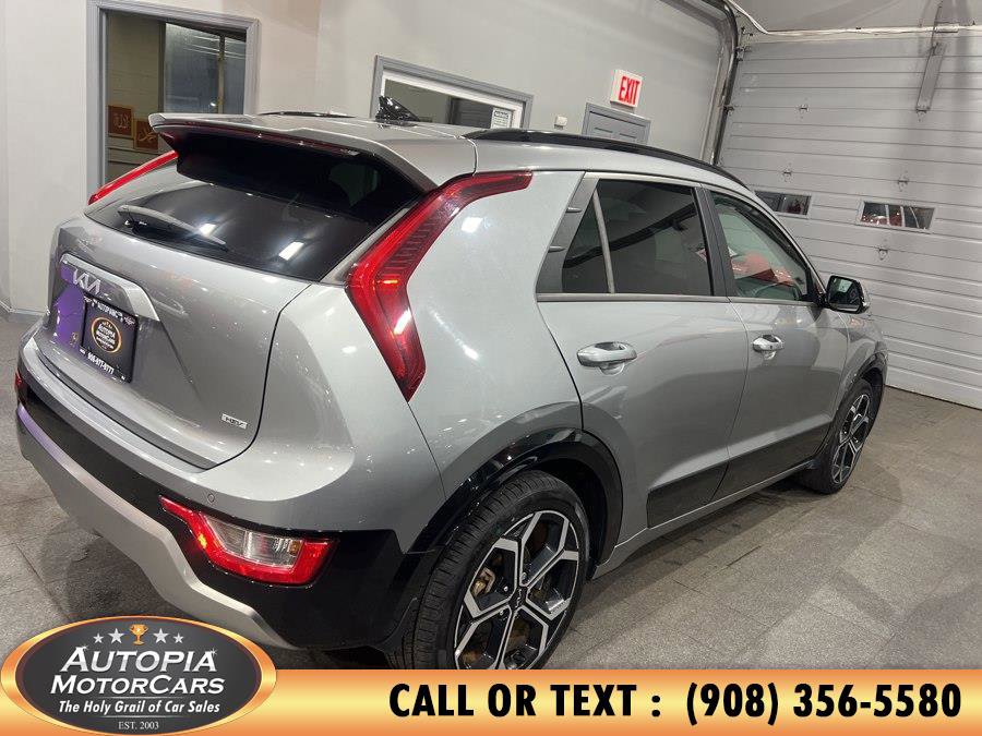 Used 2023 Kia Niro EX Touring FWD image 5