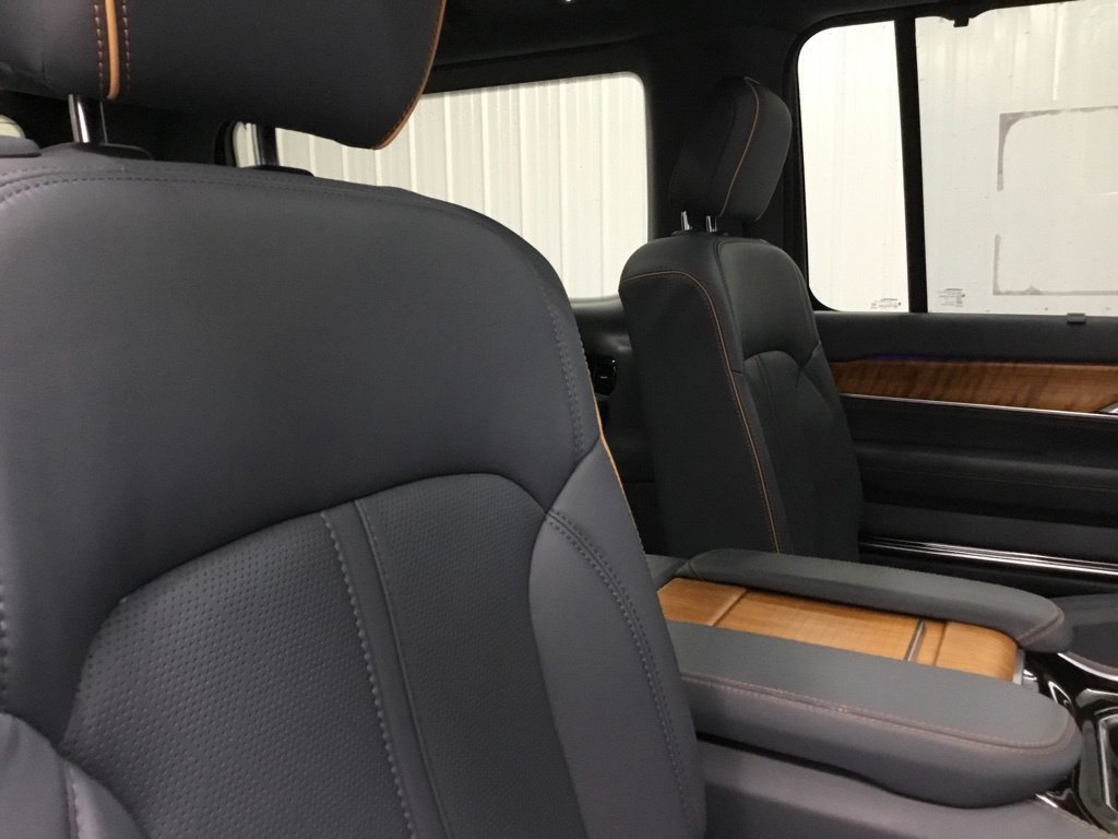 Used 2022 Jeep Grand Wagoneer Series II AWD/4WD image 21