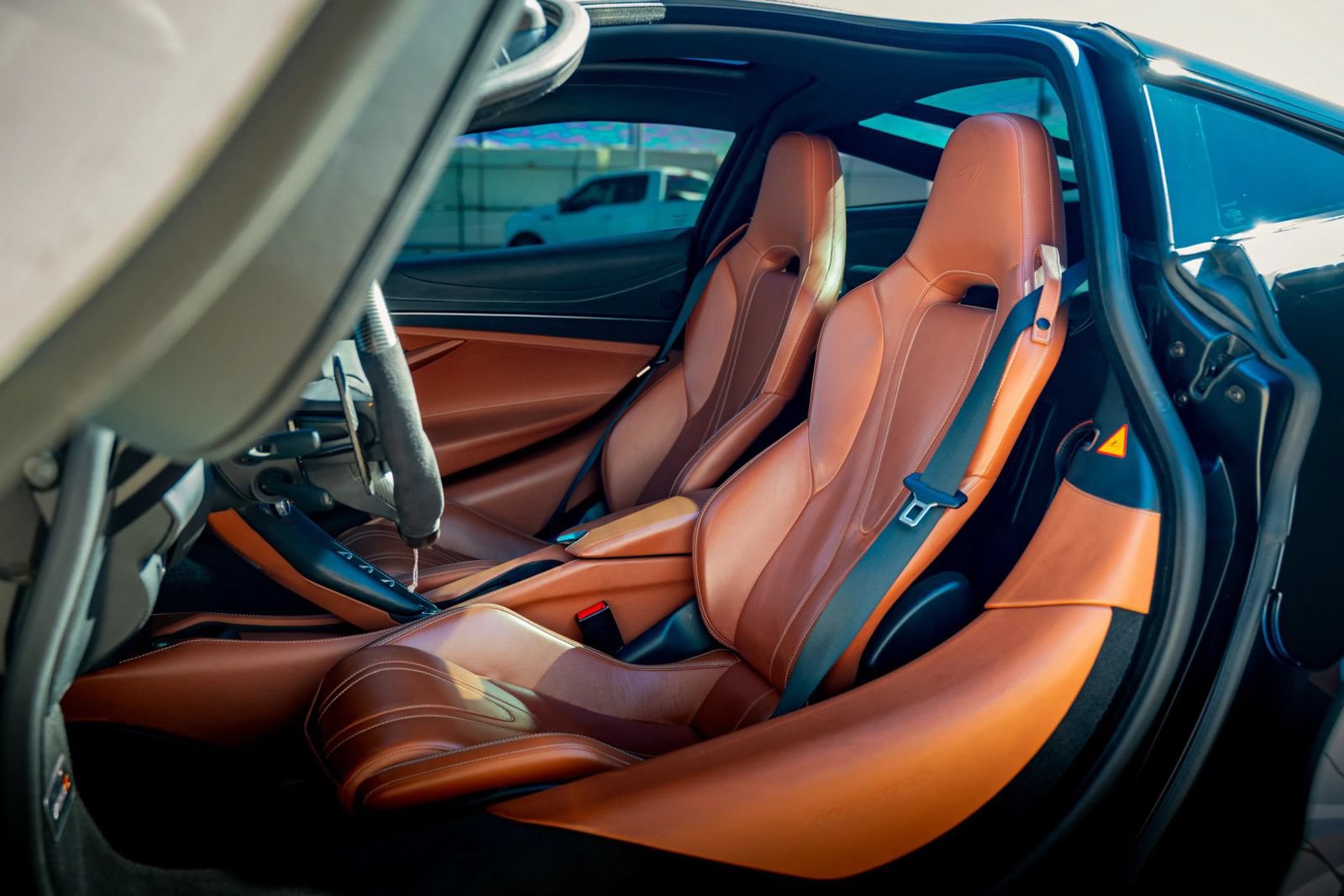 Used 2018 McLaren 720S RWD image 12