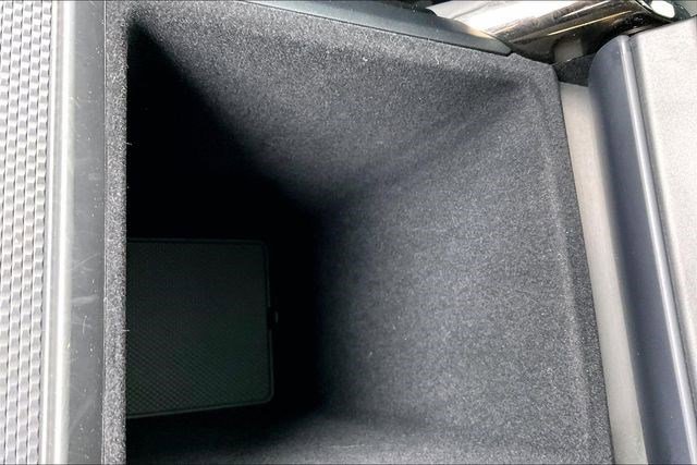 Used 2025 Land Rover Range Rover Sport SE image 37