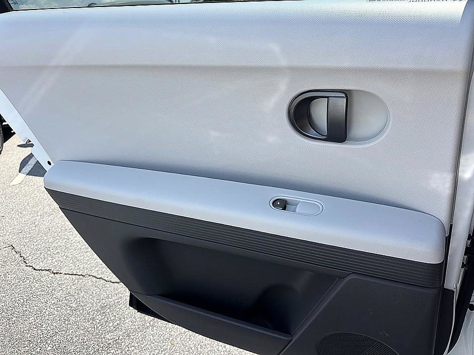Certified 2025 Hyundai Ioniq 5 SE RWD image 12