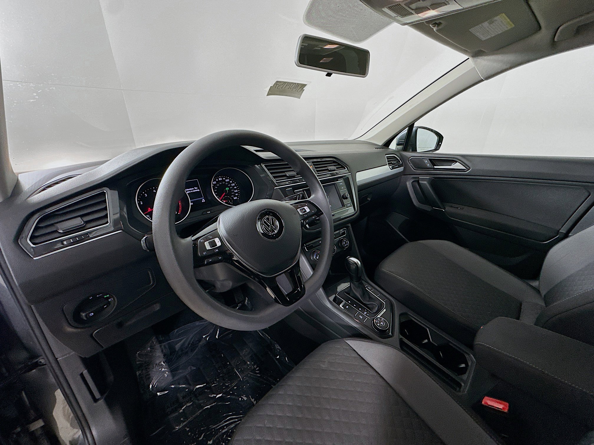 Used 2018 Volkswagen Tiguan S image 10