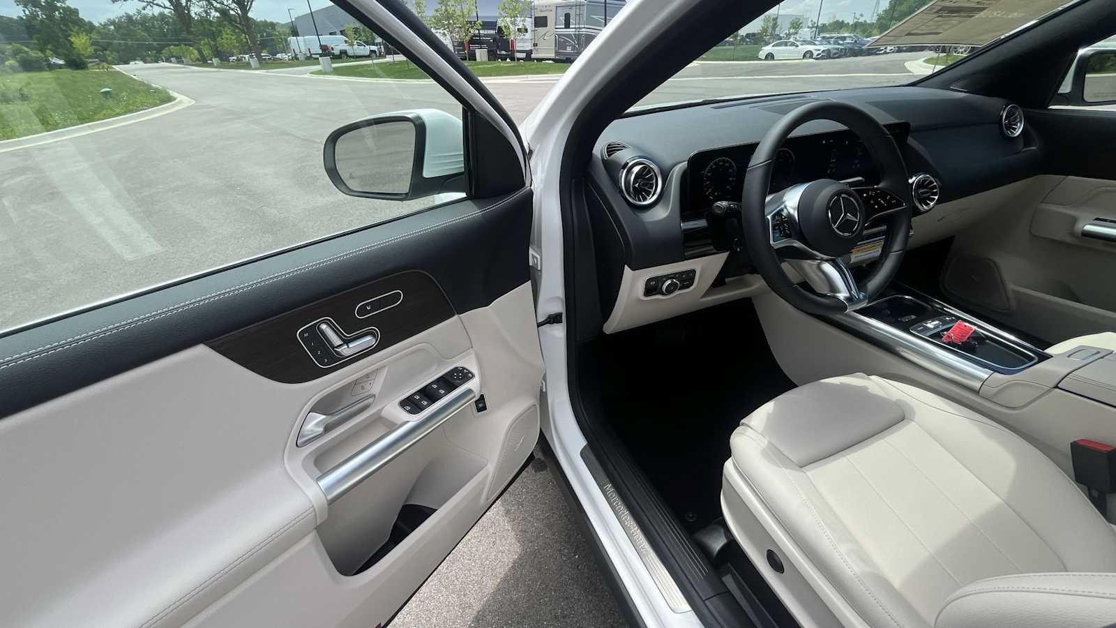 Used 2026 Mercedes-Benz GLA 250 4MATIC image 15