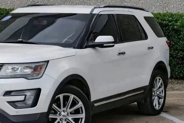 Used 2016 Ford Explorer Limited image 6