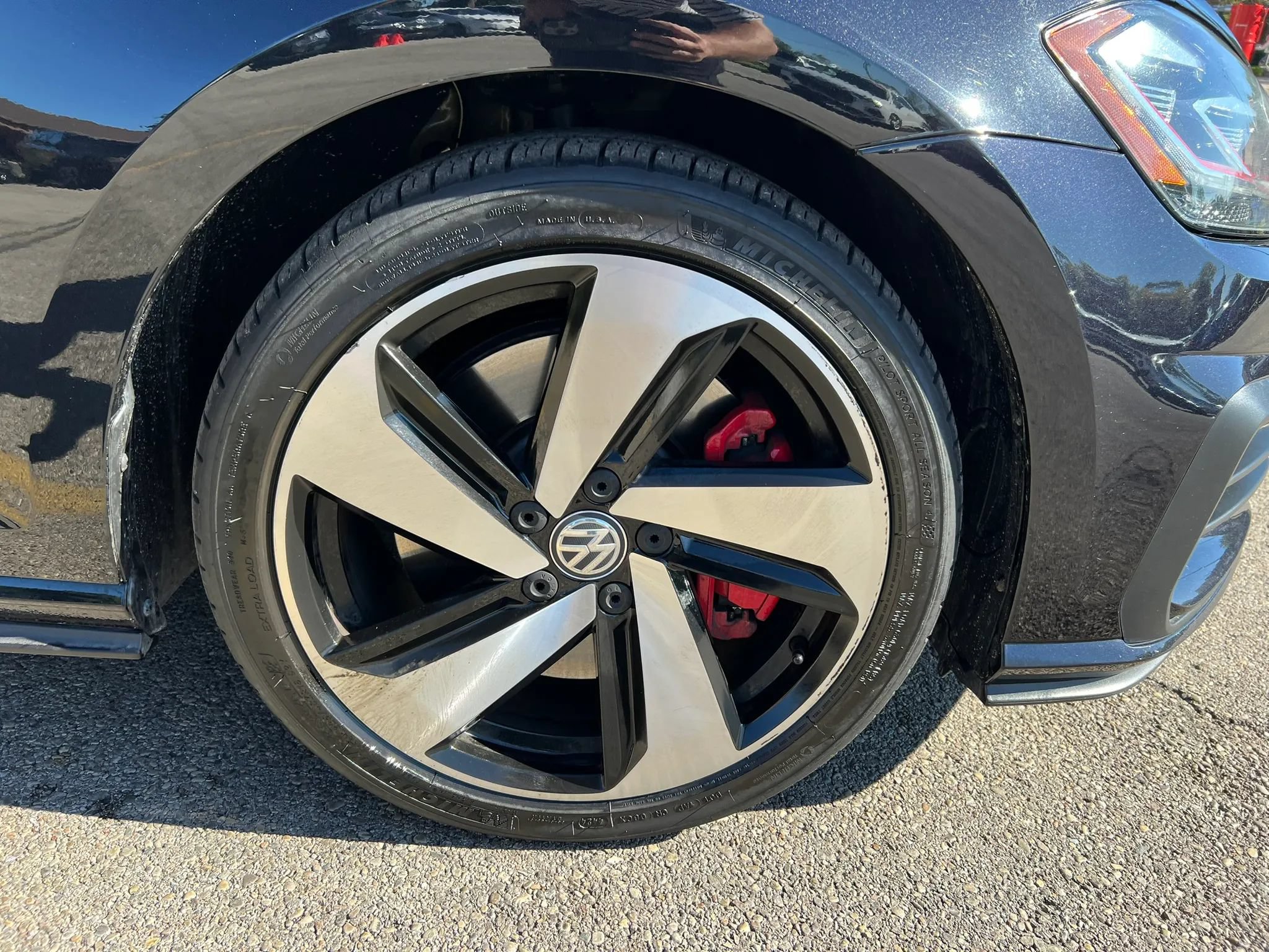 Used 2019 Volkswagen GTI SE FWD image 10